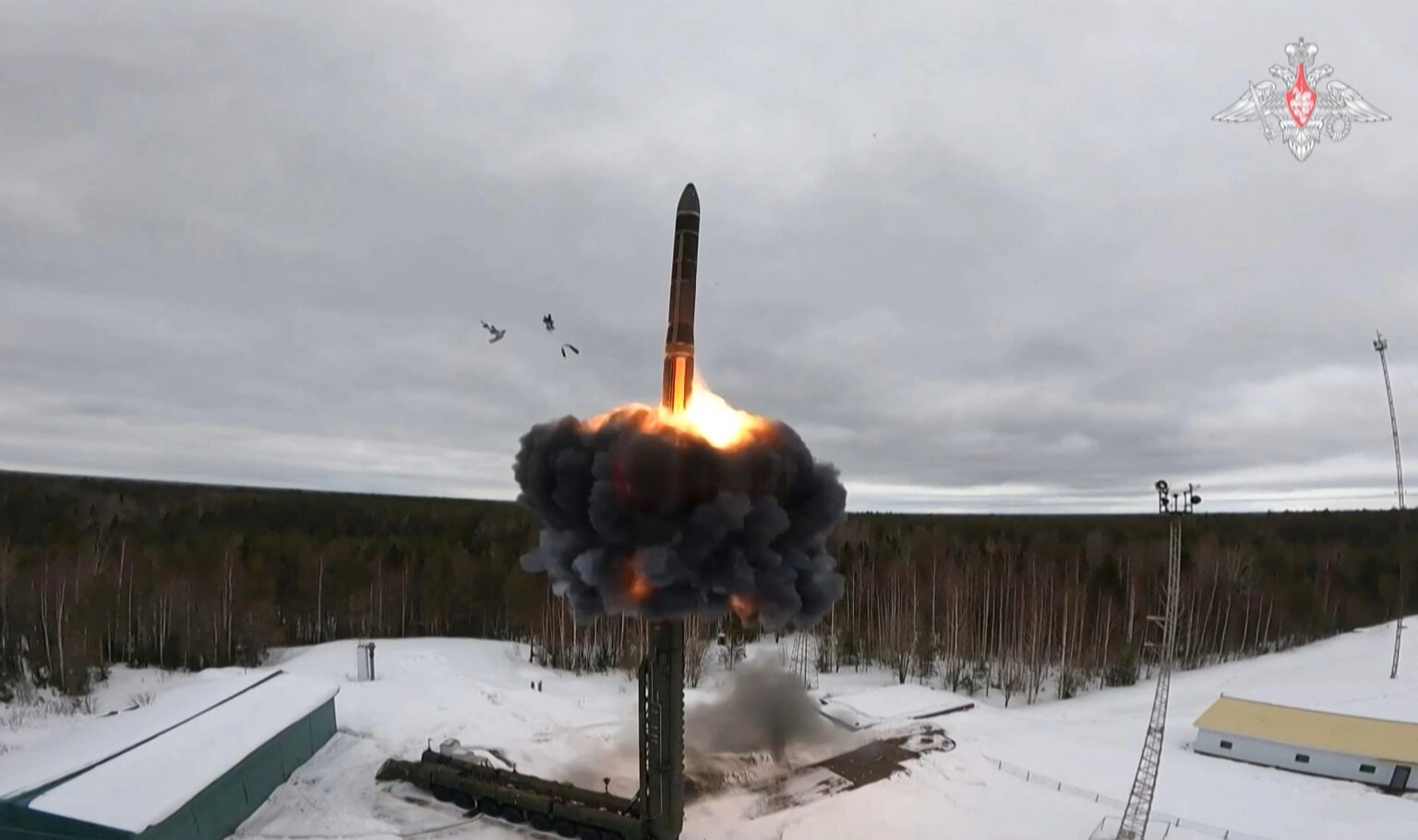 Koja je razlika između hipersoničnog projektila i interkontinentalne balističke rakete? Jedna stvar je ključna